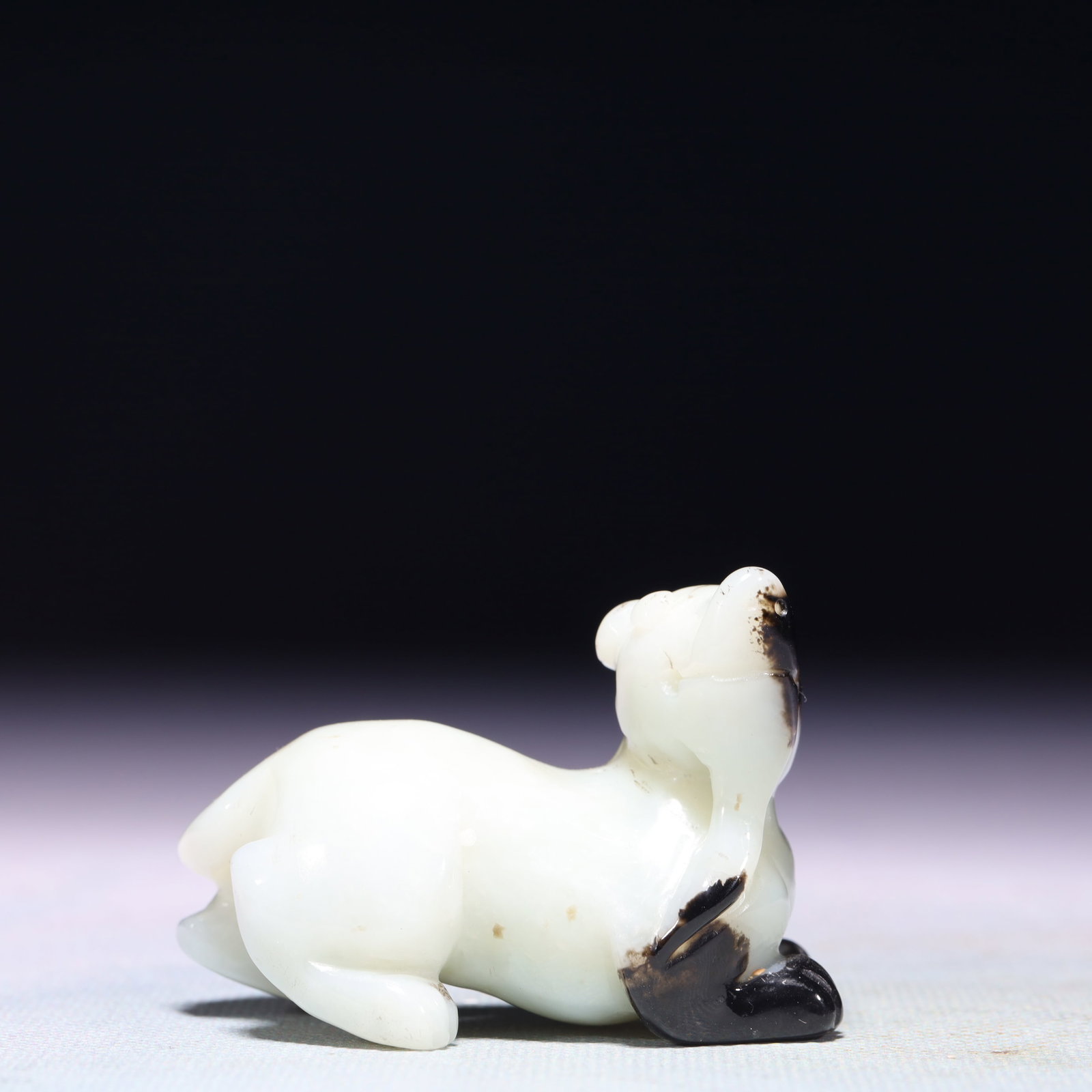 An Exquisite White Jade Unicorn Ornament: An Exquisite White Jade Unicorn Ornament