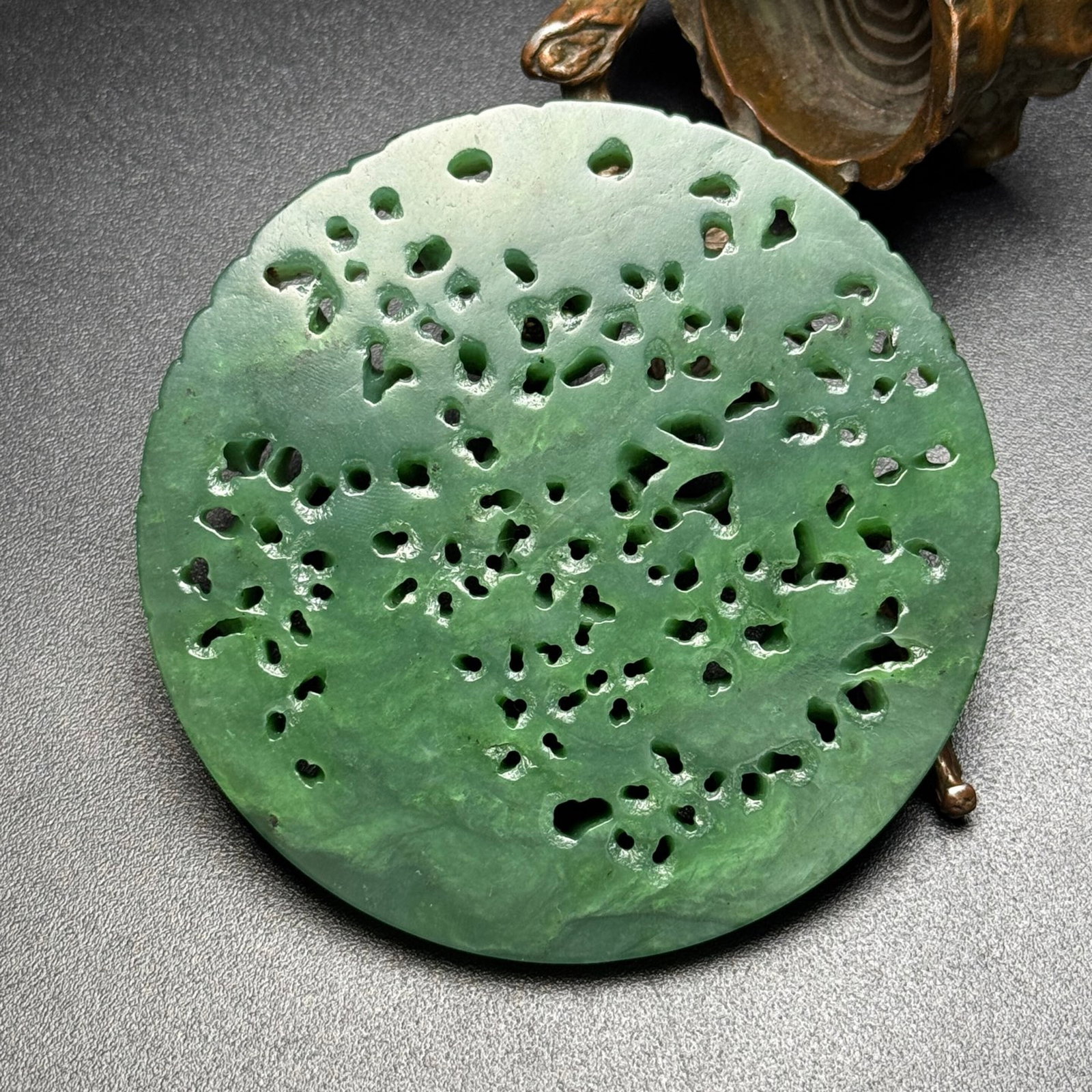 An Exquisite Jasper Figure Pattern Pendant - 2