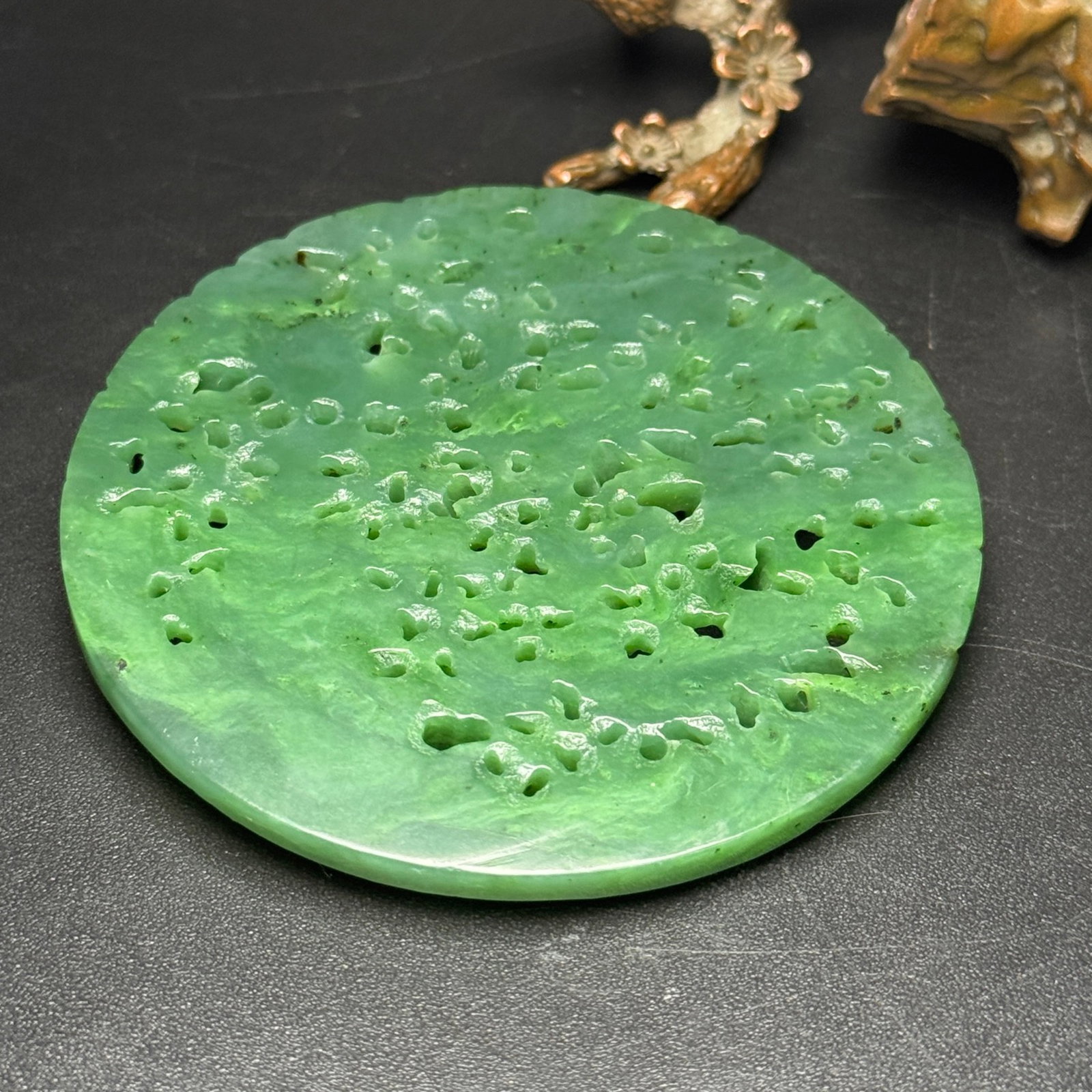 An Exquisite Jasper Figure Pattern Pendant - 6