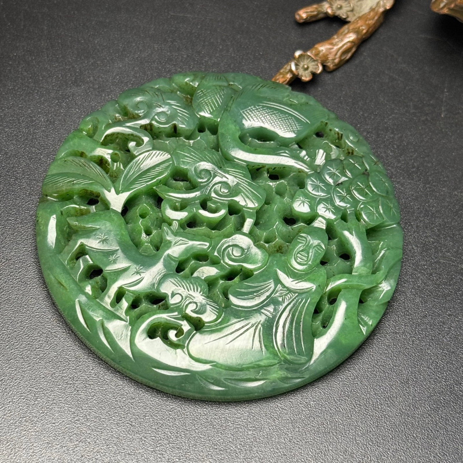 An Exquisite Jasper Figure Pattern Pendant - 7