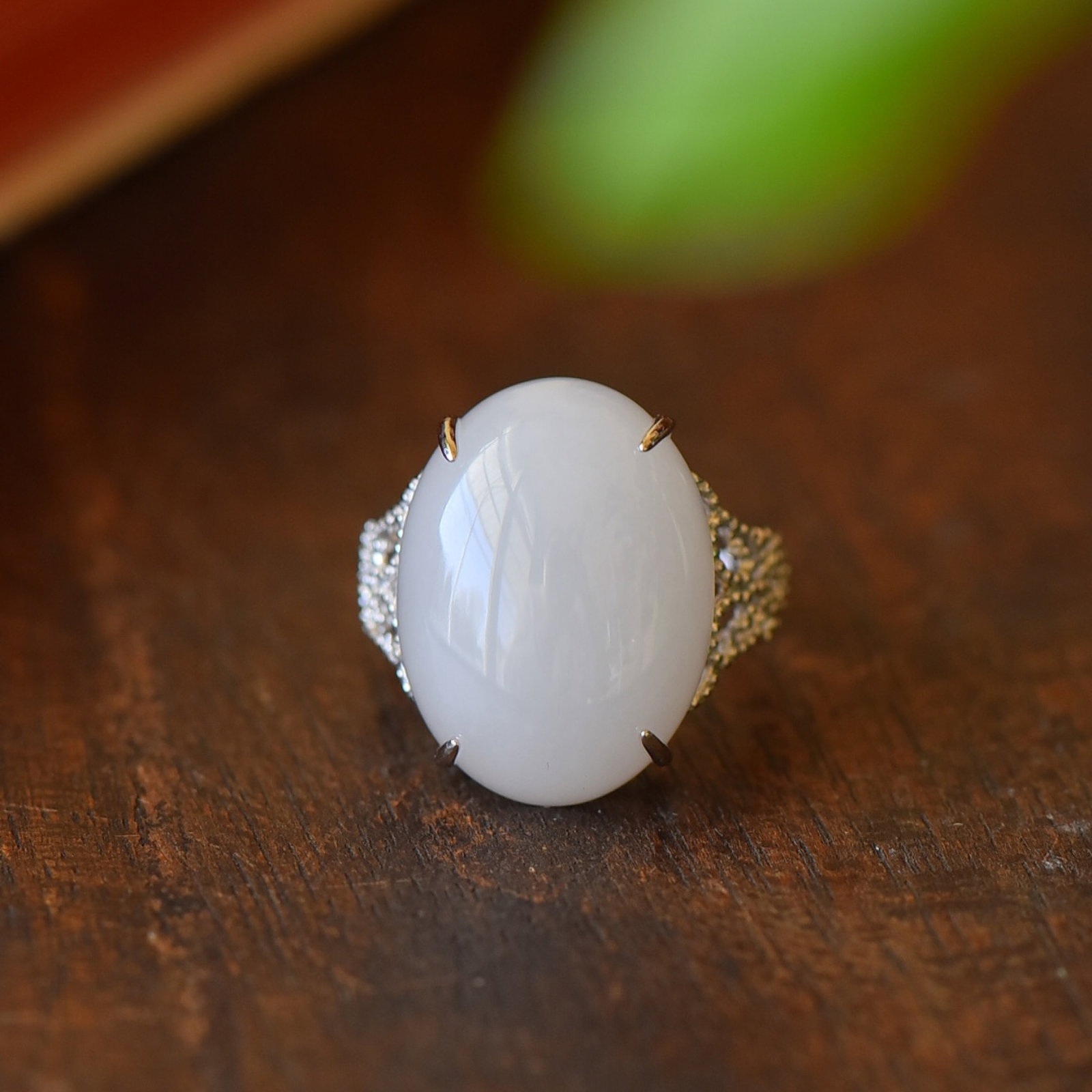 An Exquisite Sterling Silver Inlaid White Jade Ring,Inlaid Diamond