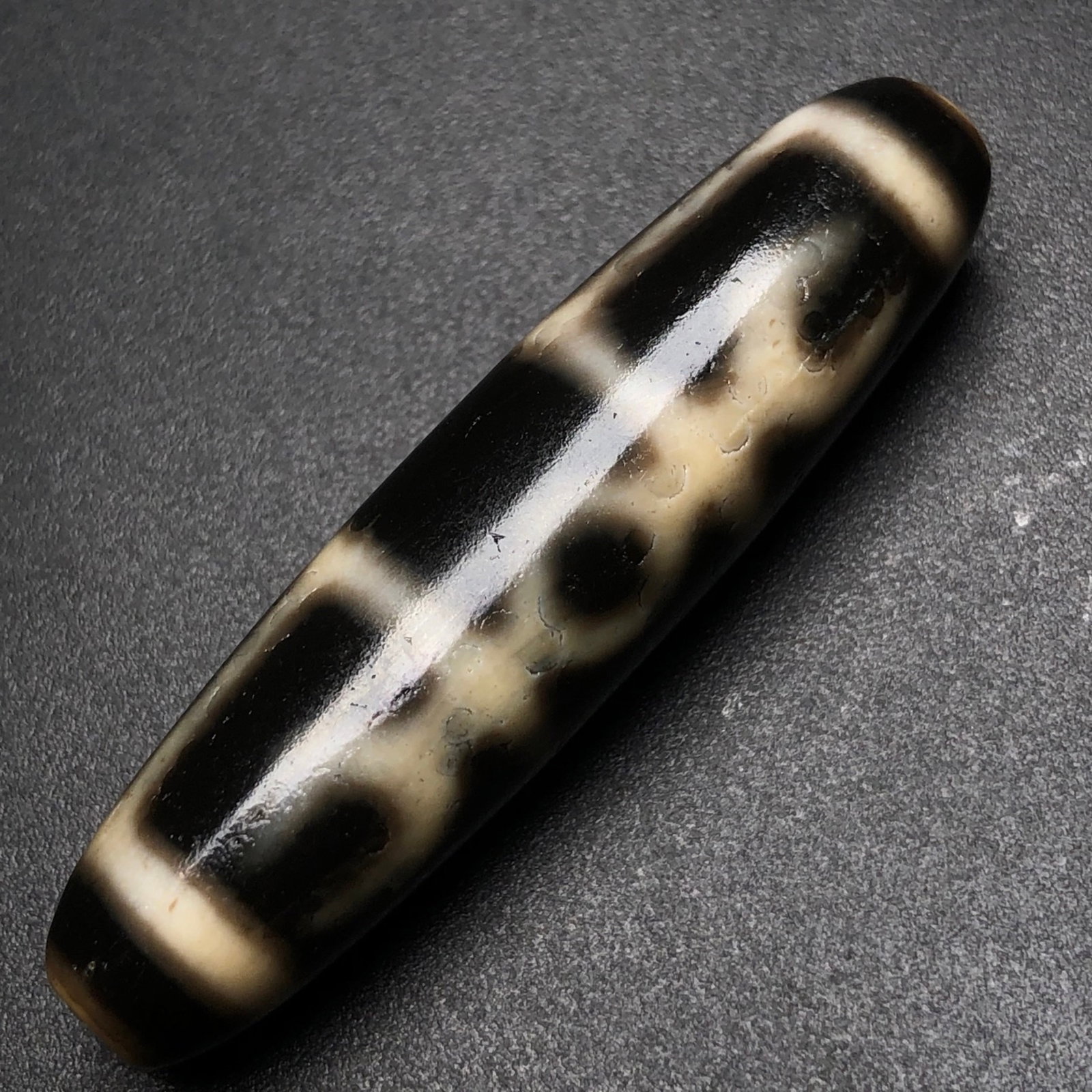 An Exquisite Dzi Bead Pendant (1 of 8)