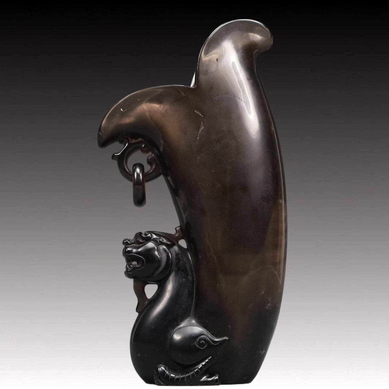 An Exquisite Crystal Auspicious Beast Goblet: An Exquisite Crystal Auspicious Beast Goblet