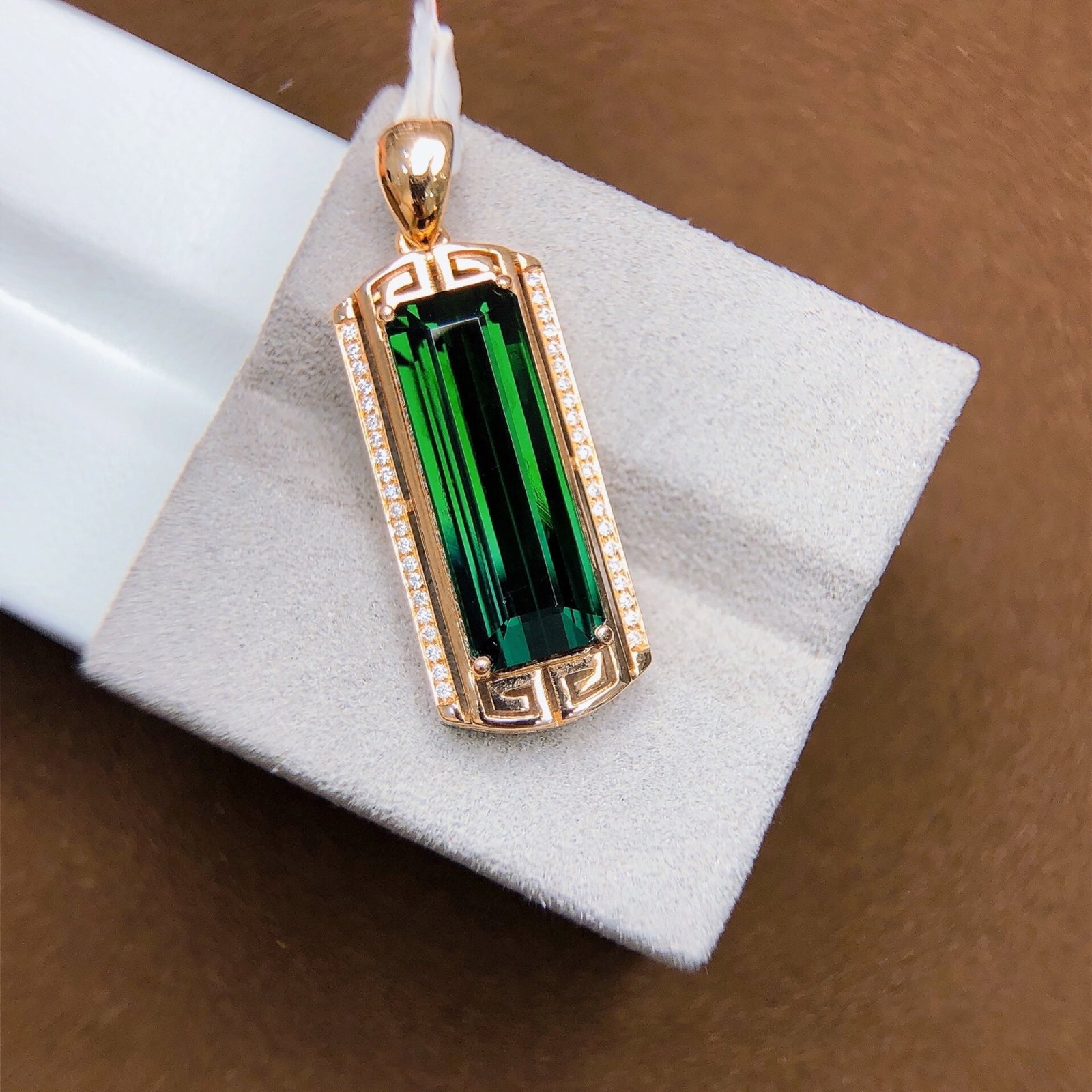 6.93Ctw Sterling Silver-Gold Plated Inlaid Natural Tourmaline Necklace: 6.93Ctw Sterling Silver-Gold Plated Inlaid Natural Tourmaline Necklace
