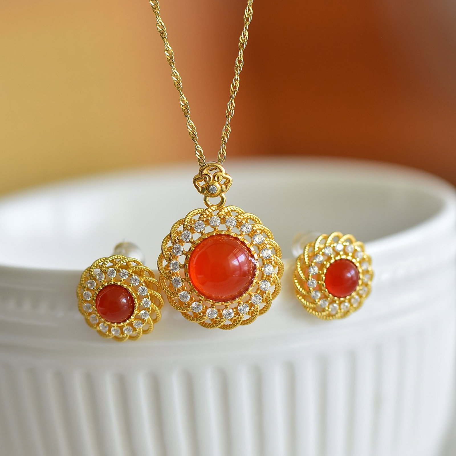 A Set of Fine Sterling Silver-Gold Plated Inlaid Agate Jewelrys,Inlaid Diamond: A Set of Fine Sterling Silver-Gold Plated Inlaid Agate Jewelrys,Inlaid Diamond