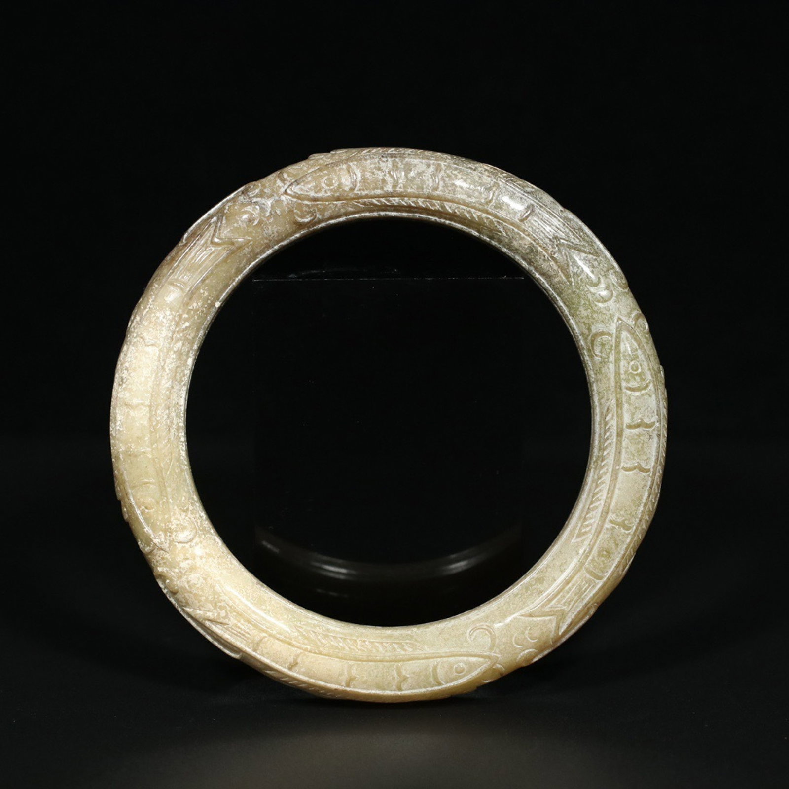 An Exquisite White Jade Fish Pattern Bracelet - 2