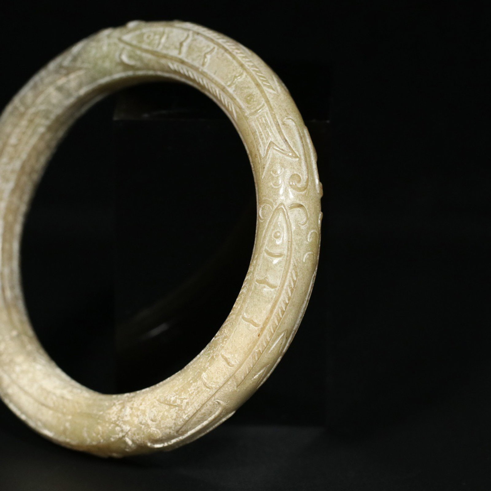 An Exquisite White Jade Fish Pattern Bracelet - 6
