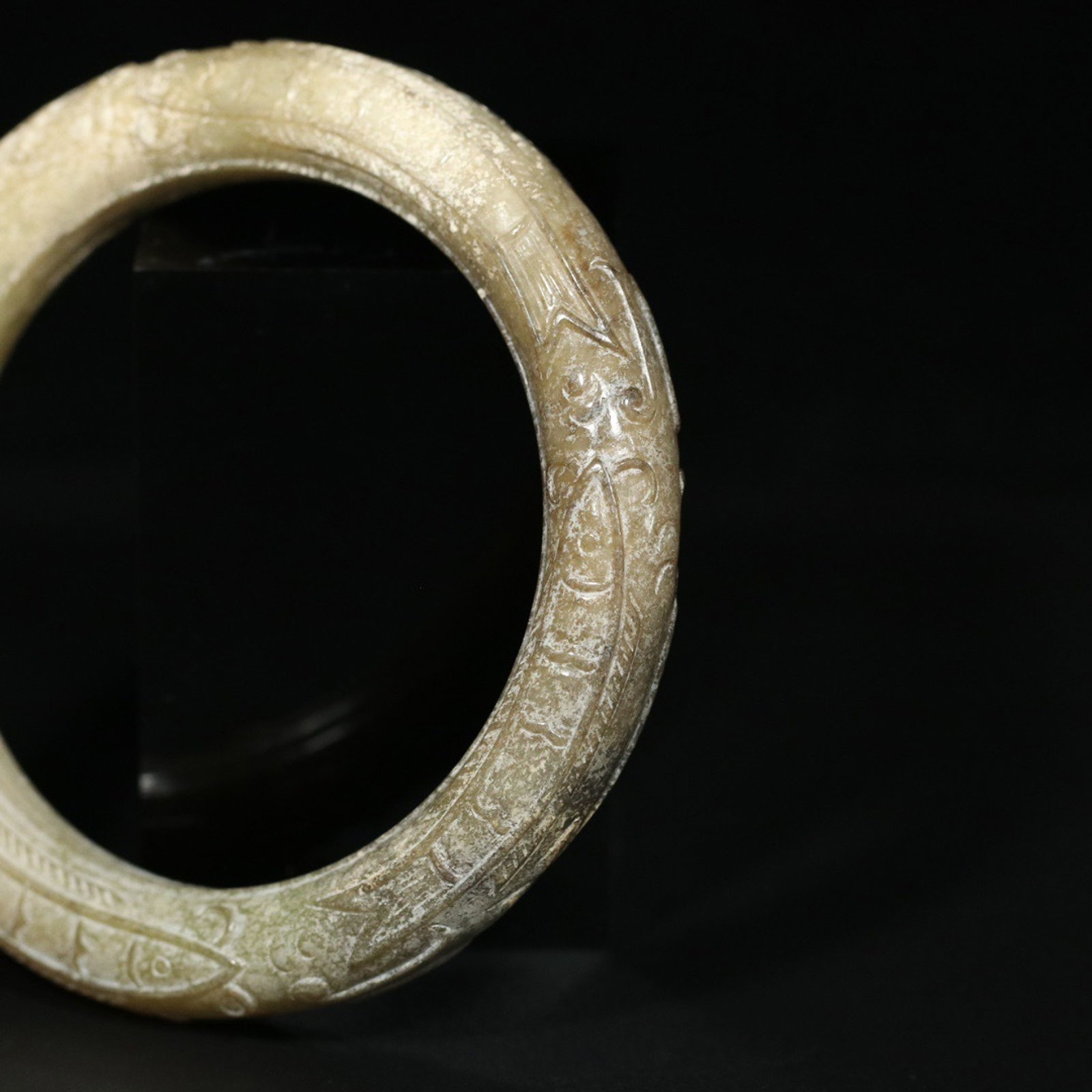 An Exquisite White Jade Fish Pattern Bracelet - 7