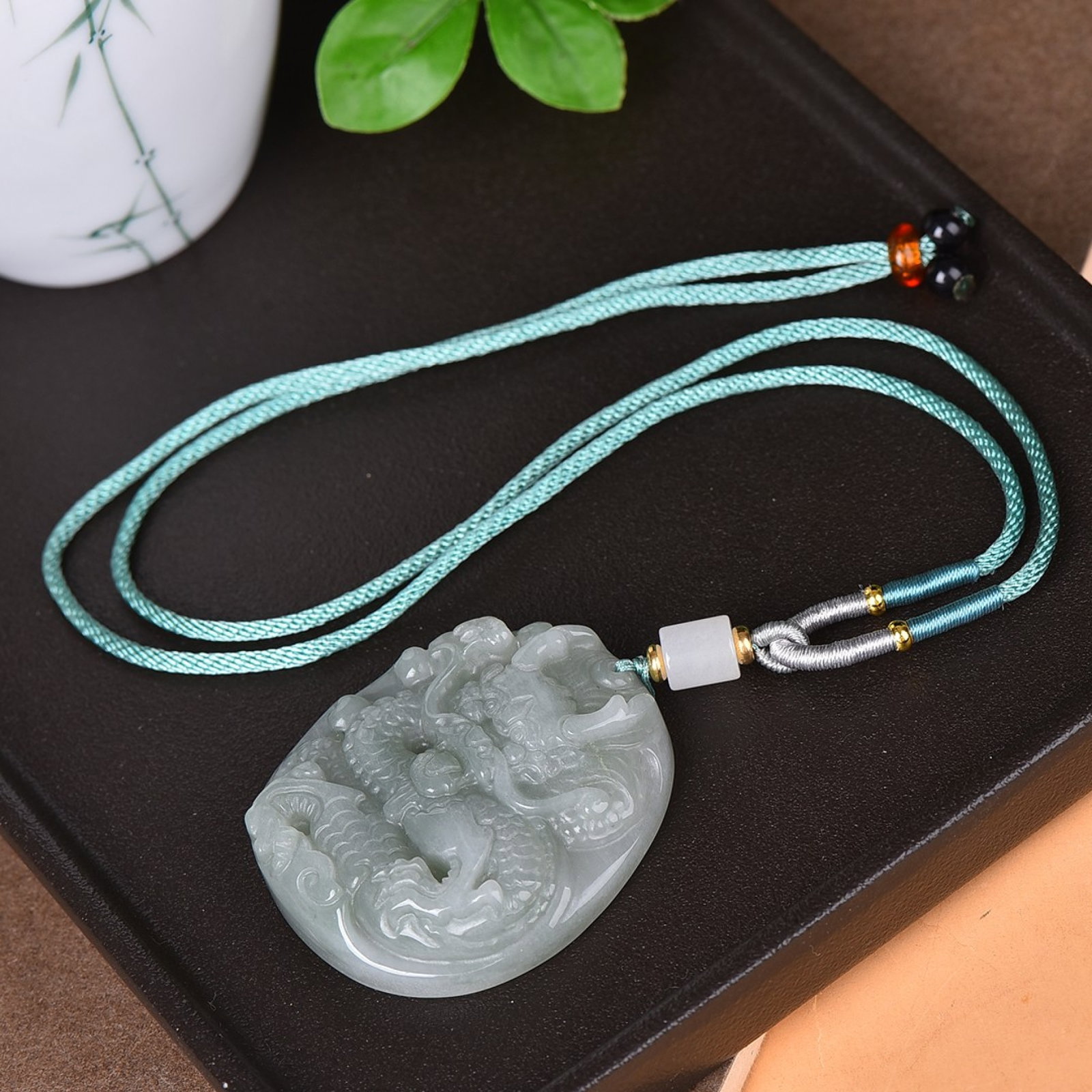 An Exquisite Jadeite Dragon Pattern Pendant - 2