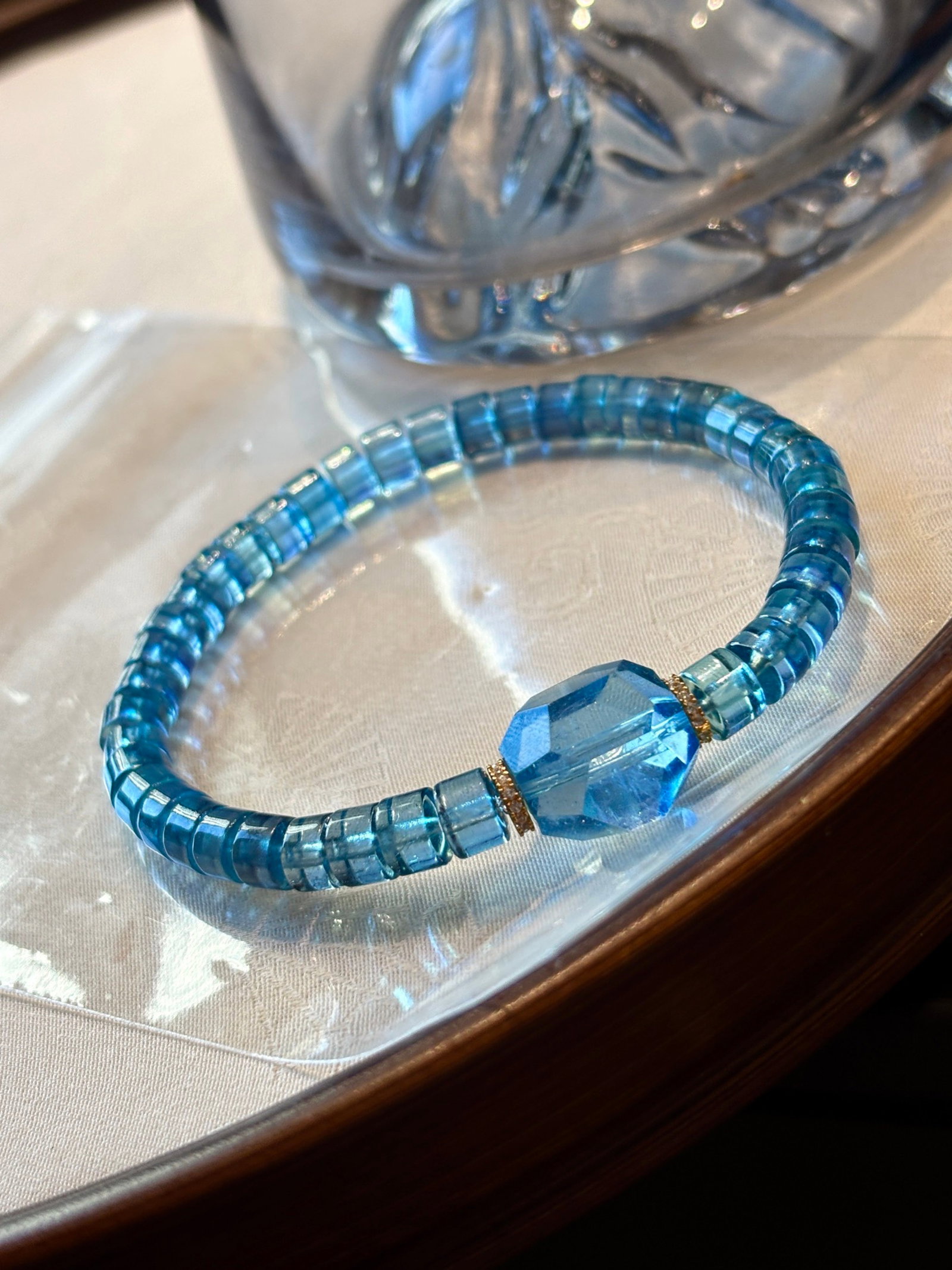 An Exquisite Aquamarine Bracelet: An Exquisite Aquamarine Bracelet