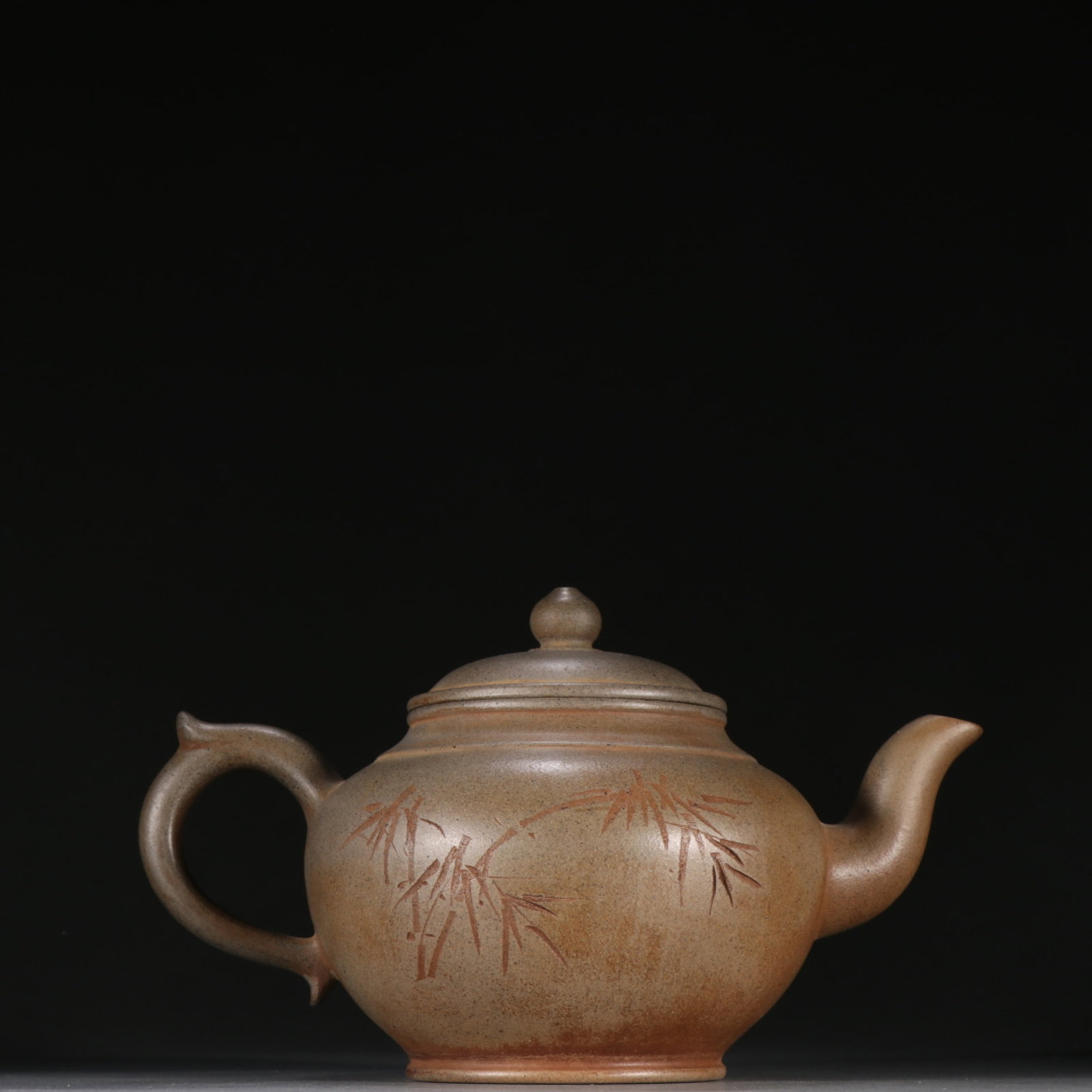 A Rare Purple Sands Bamboo Pattern Teapot,with poem