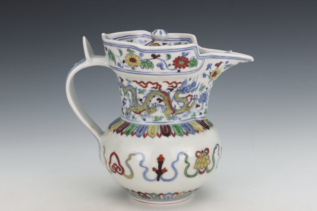 An Exquisite Doucai Dragon Pattern Ewer - 4