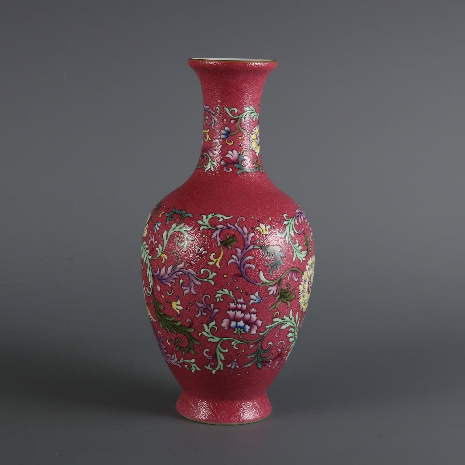 An Exquisite Ruby Red Ground Yangcai Lotus Pattern Vase - 2