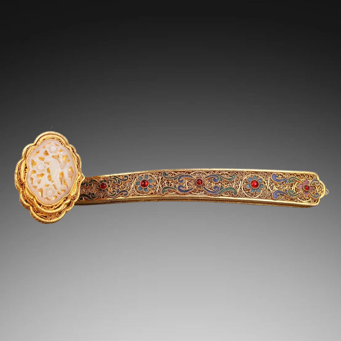 An Exquisite Cloisonné Inlaid Hotan Jade Ruyi: An Exquisite Cloisonné Inlaid Hotan Jade Ruyi,Qing Dynasty, China,Qianlong Four-character Mark,Size:8.3inx2.4in ,Weight:125g 掐丝嵌和田玉如意,È