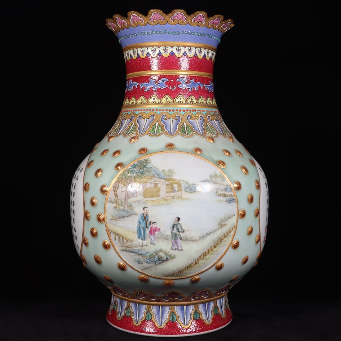 An Exquisite Enamel Figures Pattern Vase - 6