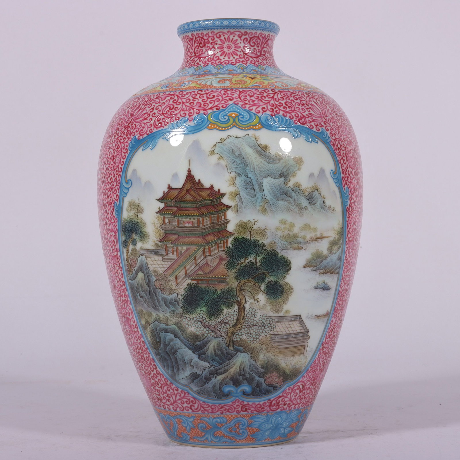 An Exquisite Famille-Rose Agate Red Landscape Pattern Vase: An Exquisite Famille-Rose Agate Red Landscape Pattern Vase,Qing Dynasty, China,Qianlong Six-character Mark,Size:8inx2inx4.7inx2.4in