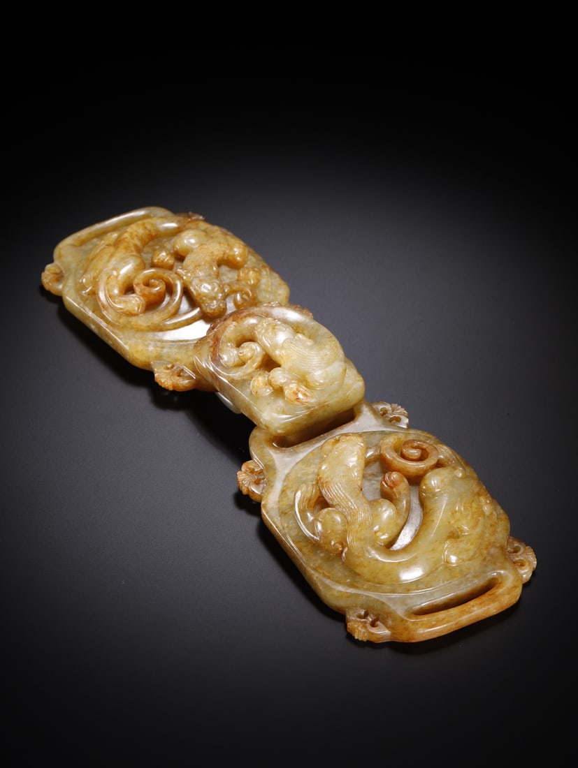 An Exquisite Hotan Jade Dragon Pattern Hook - 2