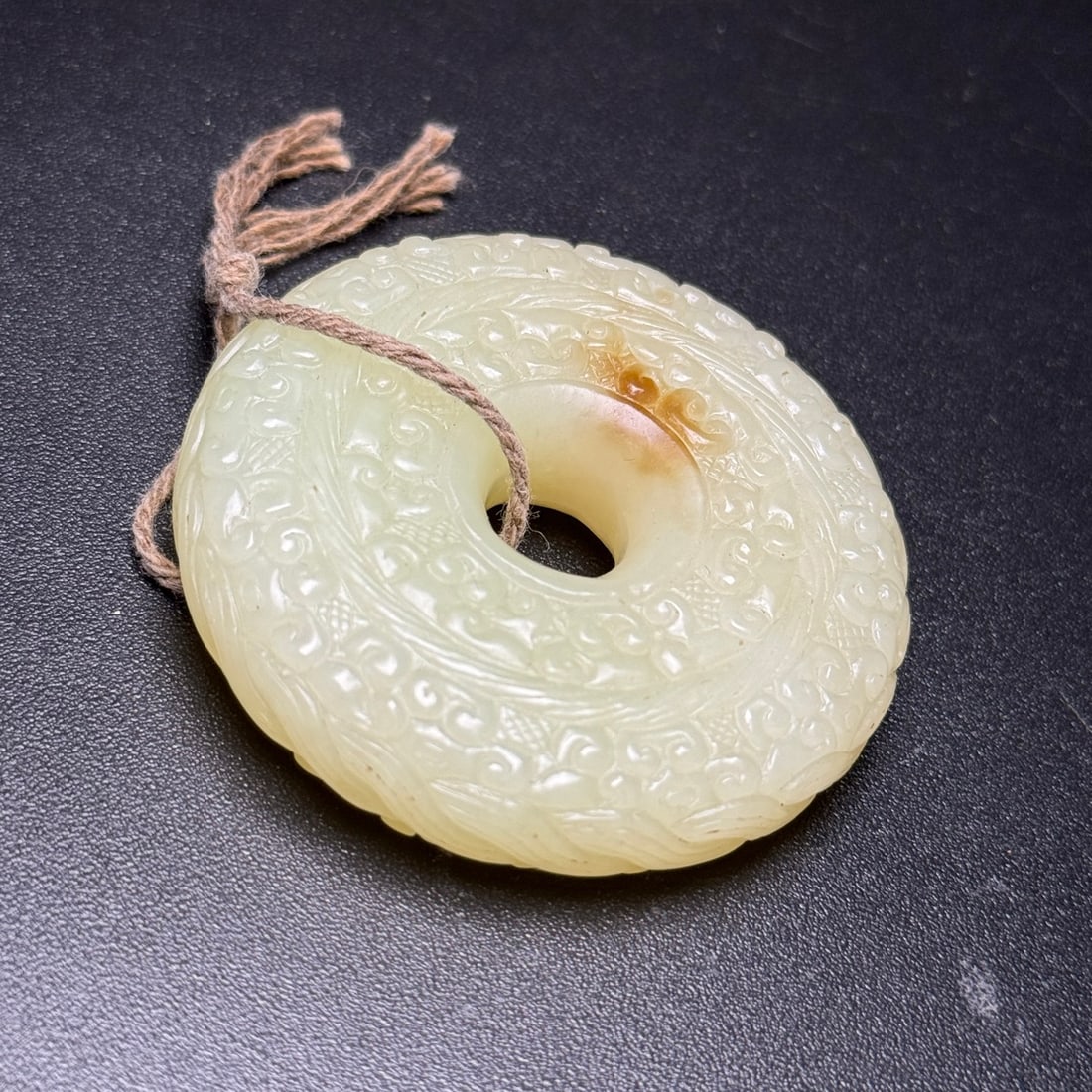 An Exquisite Hotan Jade Auspicious Cloud Pattern Bi - 5