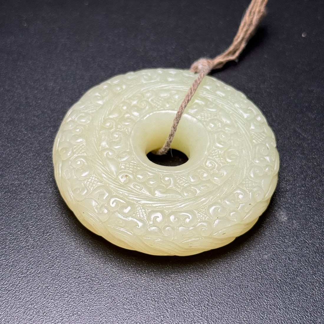 An Exquisite Hotan Jade Auspicious Cloud Pattern Bi - 6