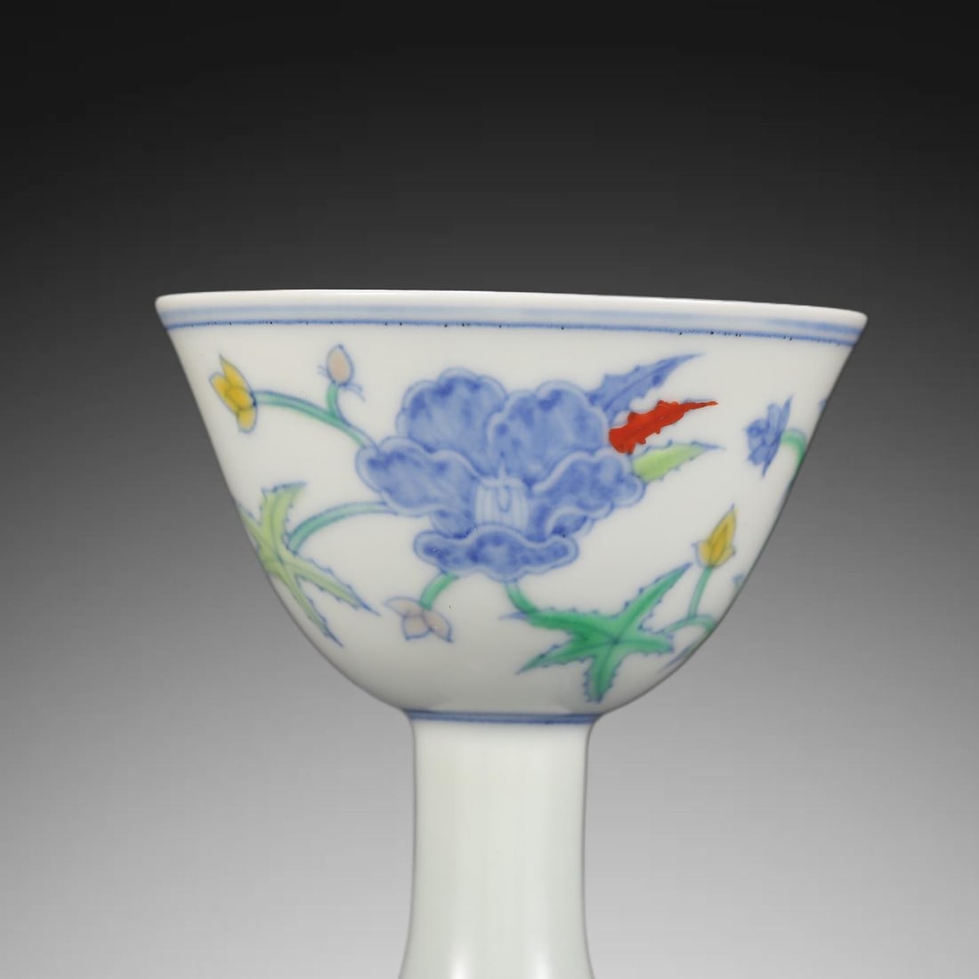 An Exquisite Doucai Lotus Pattern Cup - 3
