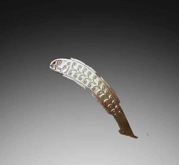An Exquisite Hotan Jade Fish: An Exquisite Hotan Jade Fish,Han Dynasty, China,Size:4.9in,Weight:23g 和田玉鱼,中国汉代