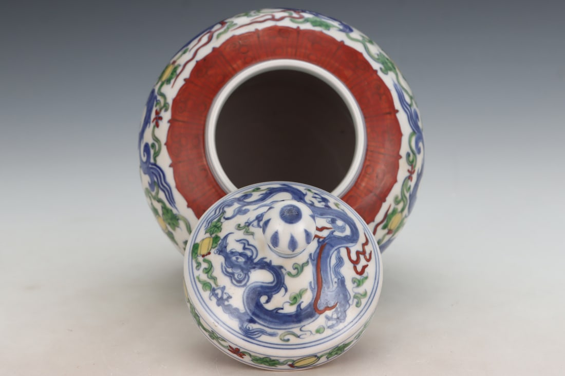 An Exquisite Doucai Dragon Pattern Jar - 7