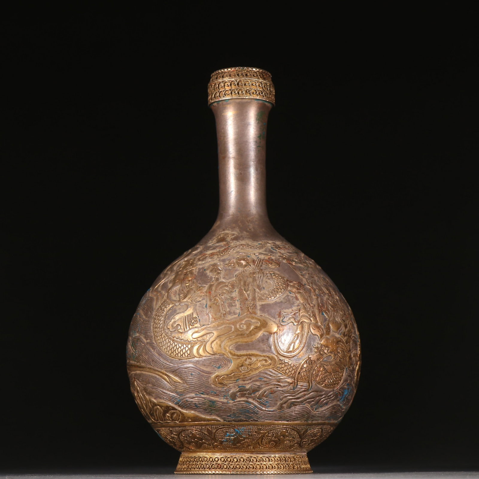 An Exquisite Silver Gilt Character and Story Pattern Vase: An Exquisite Silver Gilt Character and Story Pattern Vase,Qing Dynasty, China,Size:6.3inx3.3in,Weight:216.3g 银鎏金人物故事纹瓶,中国&#
