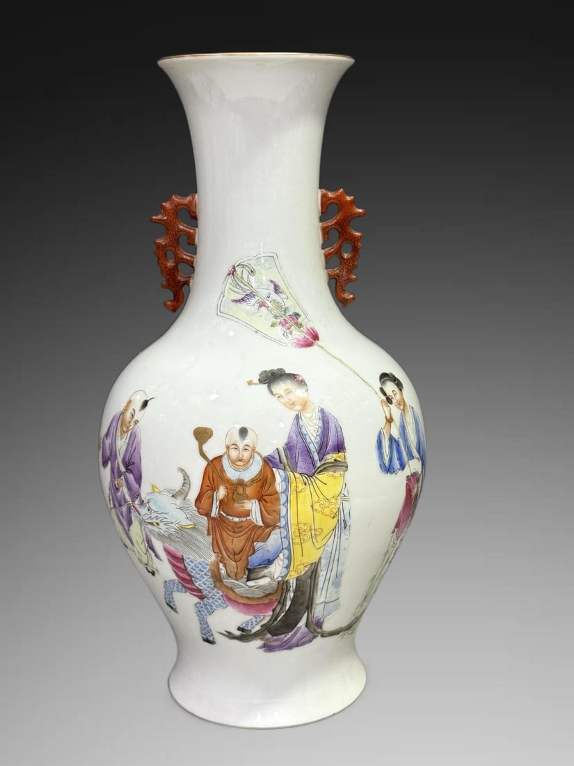 An Exquisite Famille-Rose Figures Pattern Double-Ears Vase: An Exquisite Famille-Rose Figures Pattern Double-Ears Vase,Republic of China,With Mark,Size:13.4in 粉彩人物纹双耳瓶,民国,带款