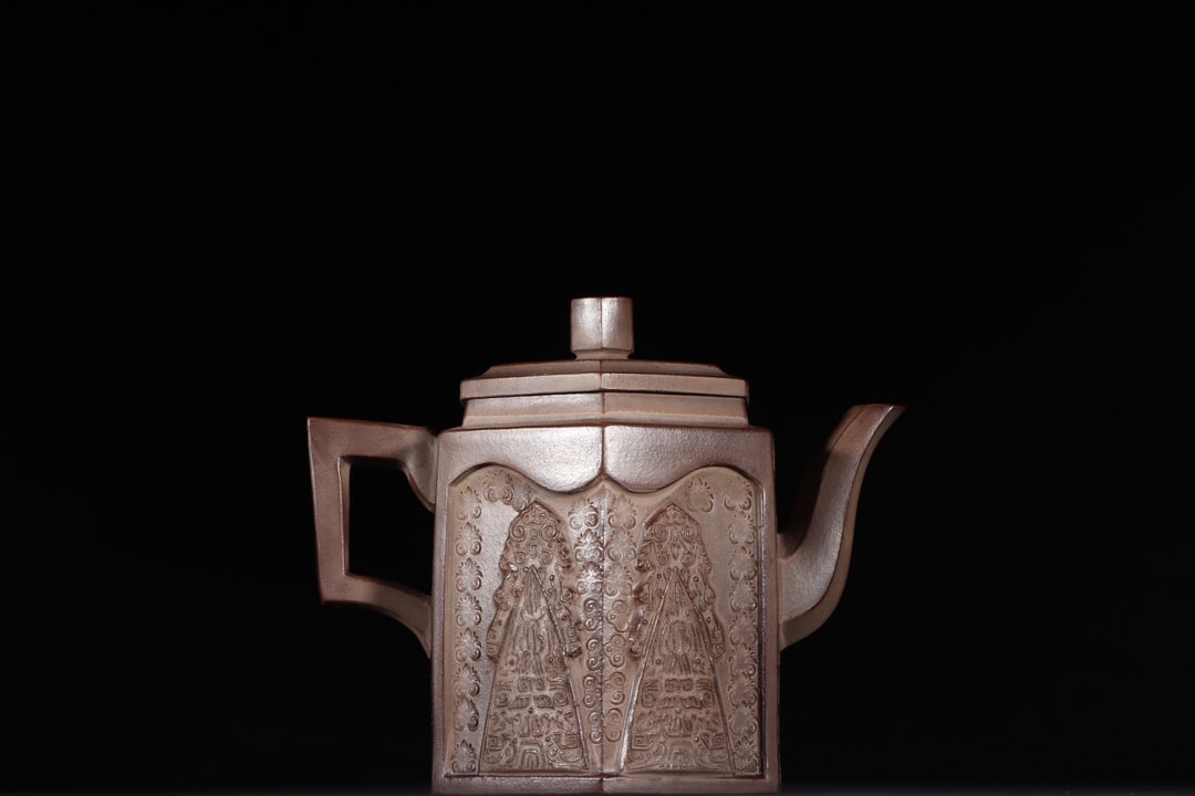 An Exquisite Zisha Flower Pattern Teapot - 3