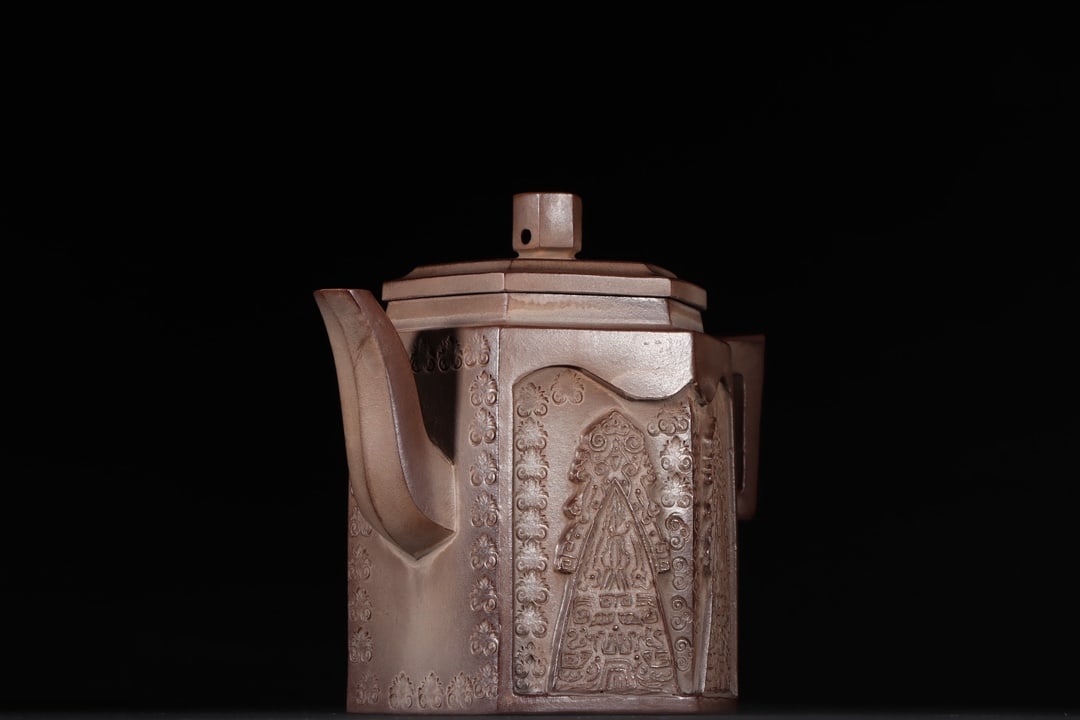 An Exquisite Zisha Flower Pattern Teapot - 4