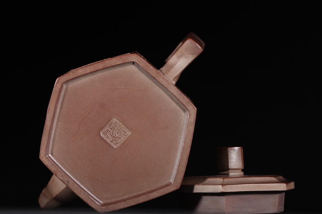 An Exquisite Zisha Flower Pattern Teapot - 9