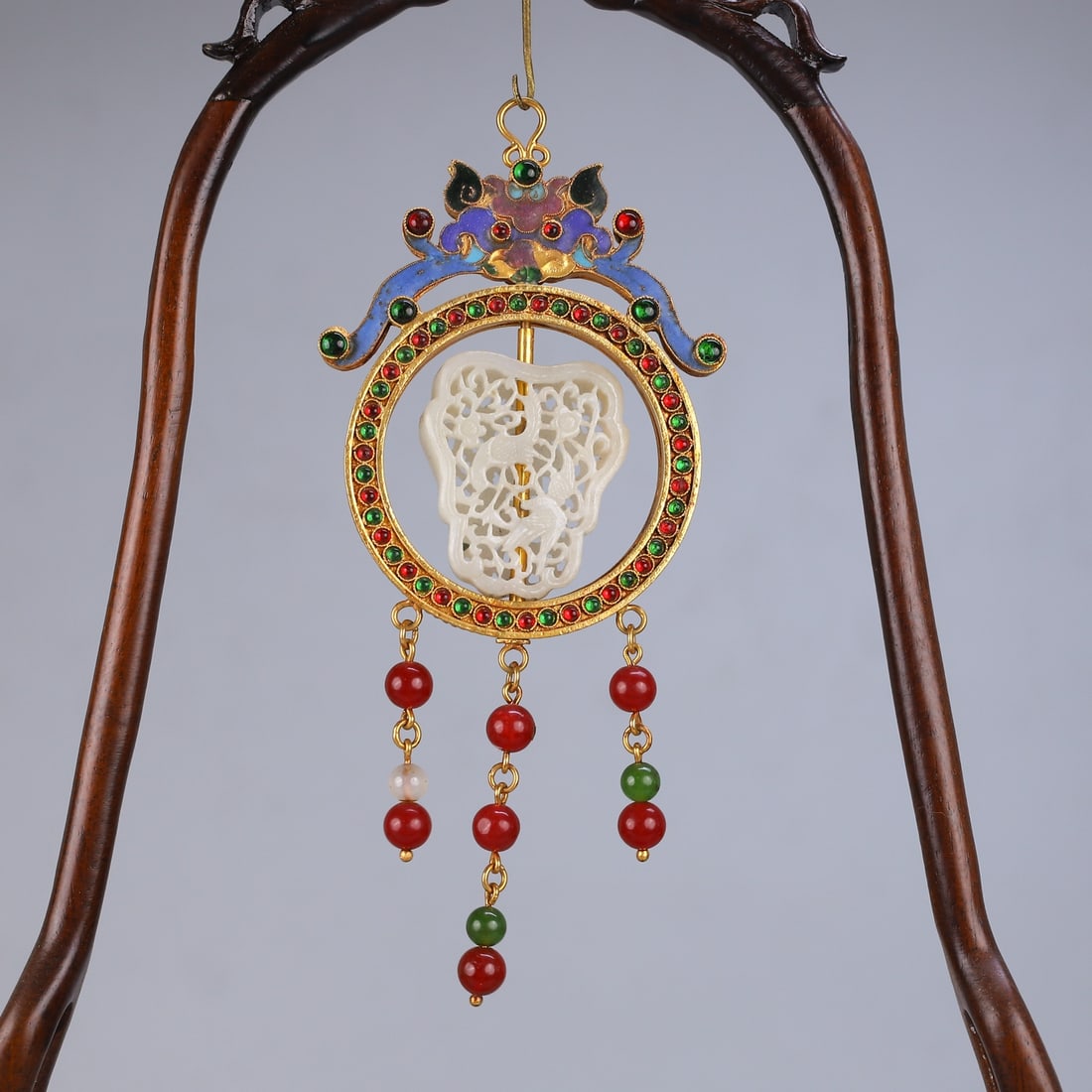 An Exquisite Cloisonné Inlaid Hotan Jade Pendant: An Exquisite Cloisonné Inlaid Hotan Jade Pendant,Qing Dynasty, China,Size:7.1inx3.3in ,Weight:140g 掐丝嵌和田玉挂件,中国清代