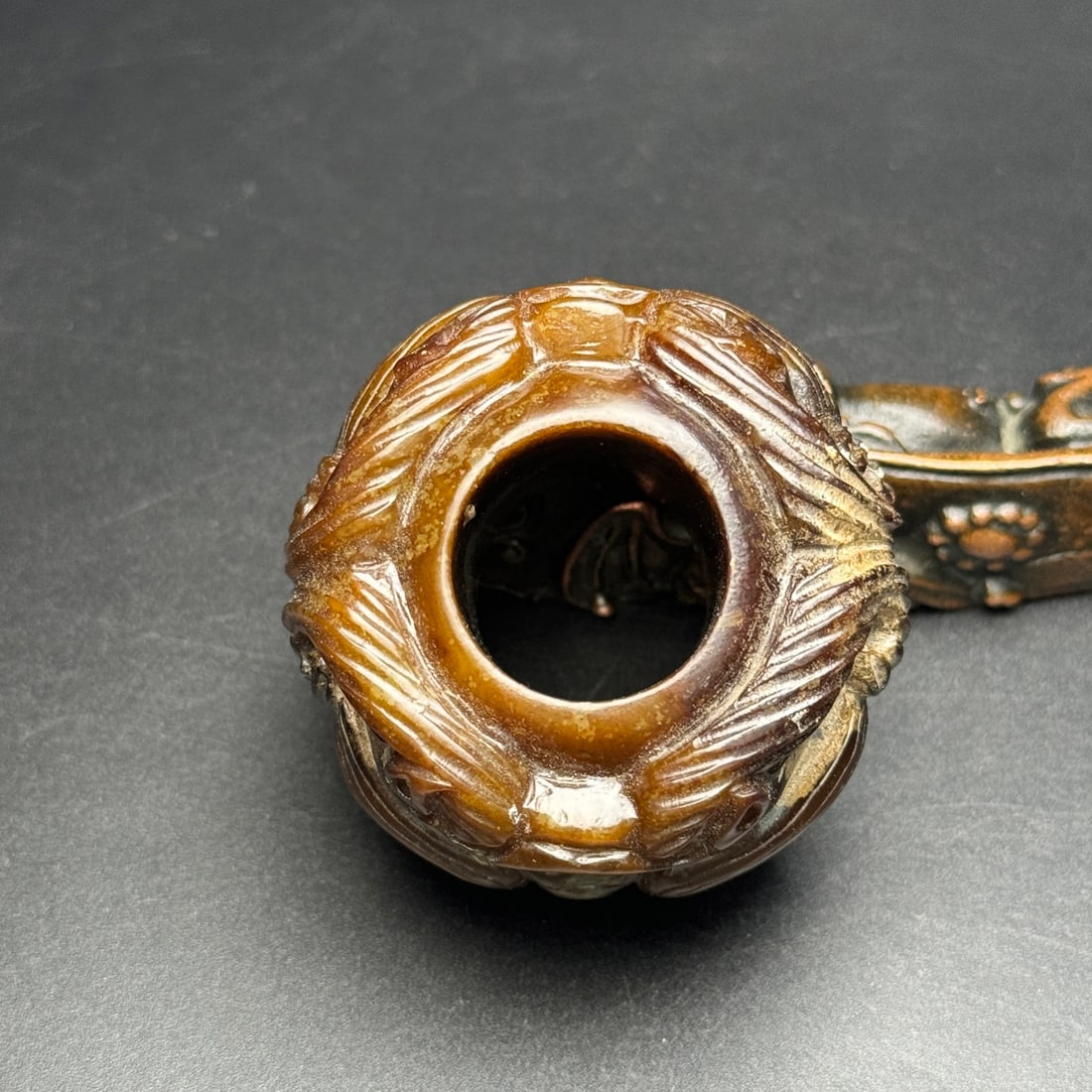 An Exquisite Hotan Jade Beast-Face Pattern Thumb Ring - 6