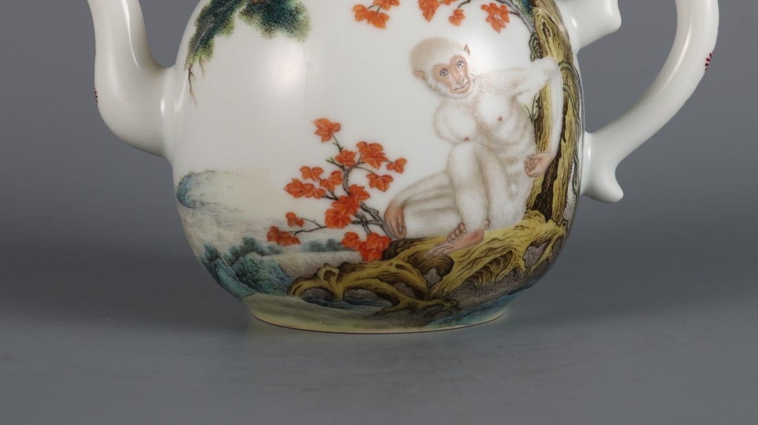 An Exquisite Enamel Monkey Pattern Ewer - 5