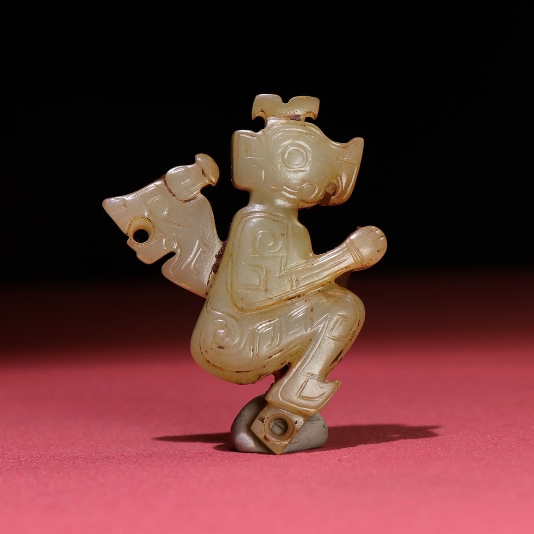 An Exquisite Hotan Jade Figures: An Exquisite Hotan Jade Figures,Han Dynasty, China,Size:2.6inx2.1inx0.5in,Weight:45g 和田玉人,中国汉代