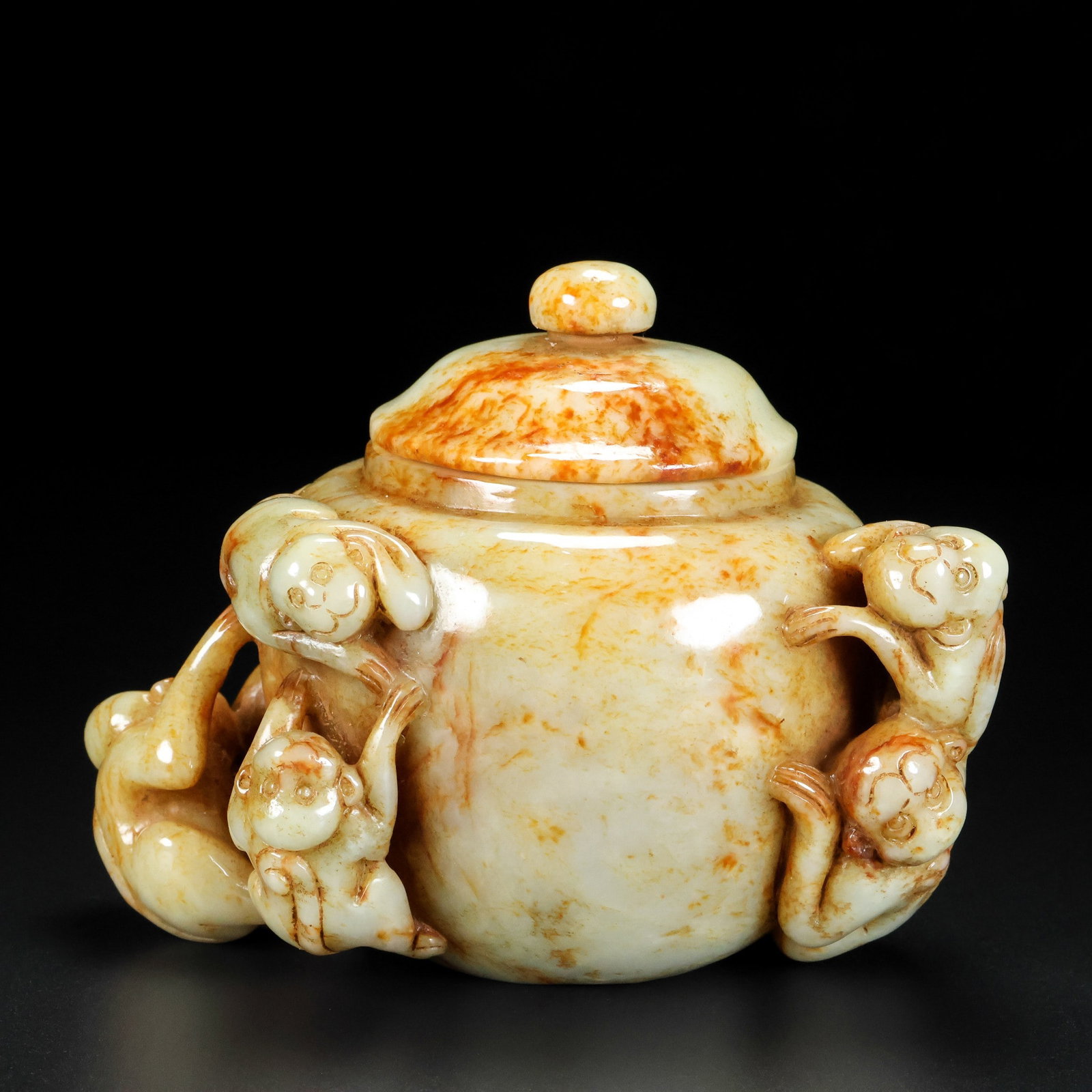 An Exquisite Hotan Jade Monkey Censer: An Exquisite Hotan Jade Monkey Censer,Qing Dynasty, China,With Mark,Size:4.7inx5.9inx3.9in,Weight:619g 和田玉猴香炉,中国清代,带款
