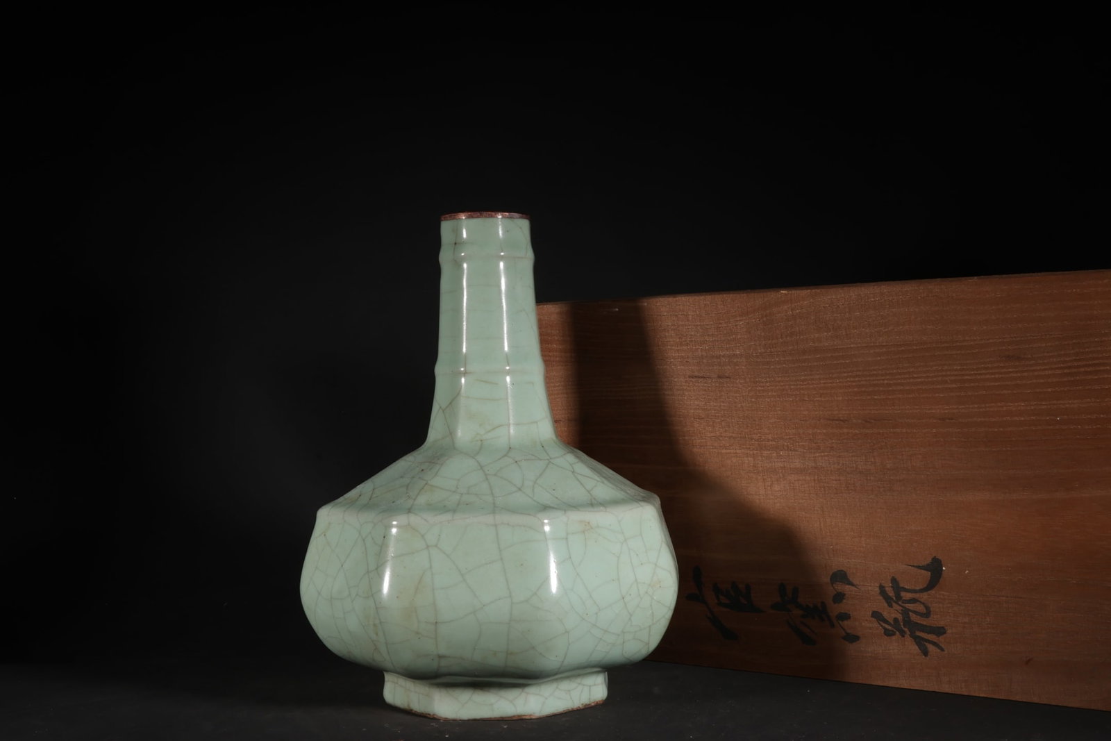 An Exquisite Guan Kiln Celadon Glzed String Pattern Vase: An Exquisite Guan Kiln Celadon Glzed String Pattern Vase,Song Dynasty, China,Size:10.4inx8.1in 官窑青釉弦纹瓶,中国宋代