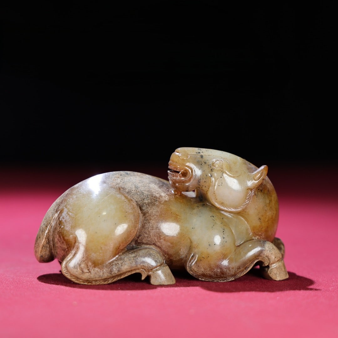 An Exquisite Hotan Jade Horse Ornament: An Exquisite Hotan Jade Horse Ornament,Han Dynasty, China,Size:3.9inx2inx1.8in,Weight:315g 和田玉马摆件,中国汉代