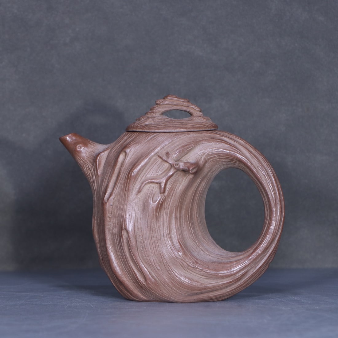 An Exquisite Purple Sands Tree Stump Shape Teapot: An Exquisite Purple Sands Tree Stump Shape Teapot,Qing Dynasty, China,With Mark,Size:4.9inx5.4in 紫砂树桩形壶,中国清代,带款
