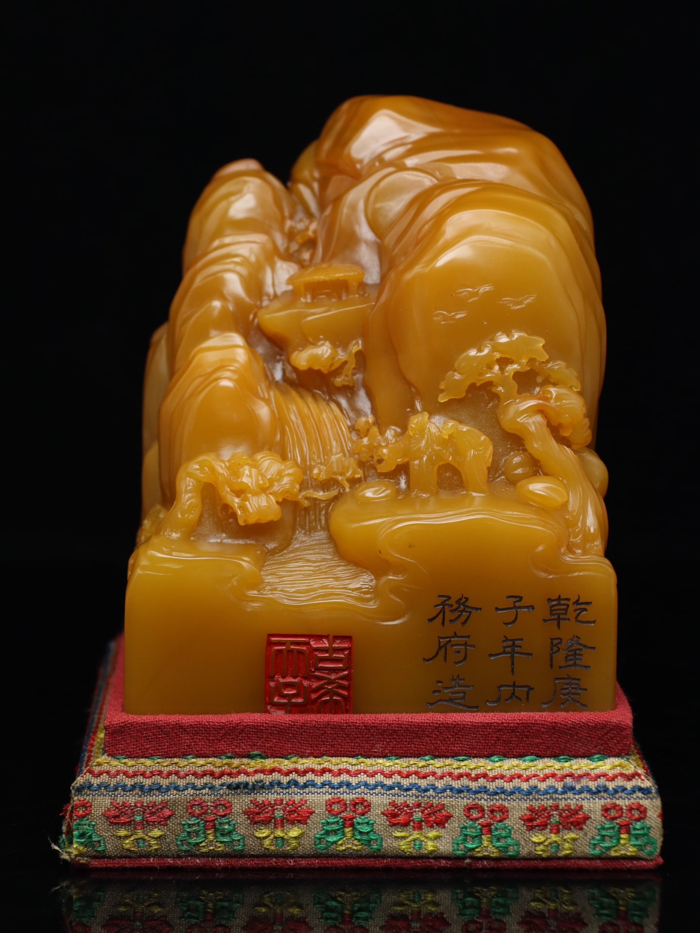 An Exquisite Tianhuang Stone Landscape and Figures Ornament: An Exquisite Tianhuang Stone Landscape and Figures Ornament,Qing Dynasty, China,With Mark,Size:4.1inx3.3inx3.3in,Weight:1282.9g 田黄石山水人物摆件