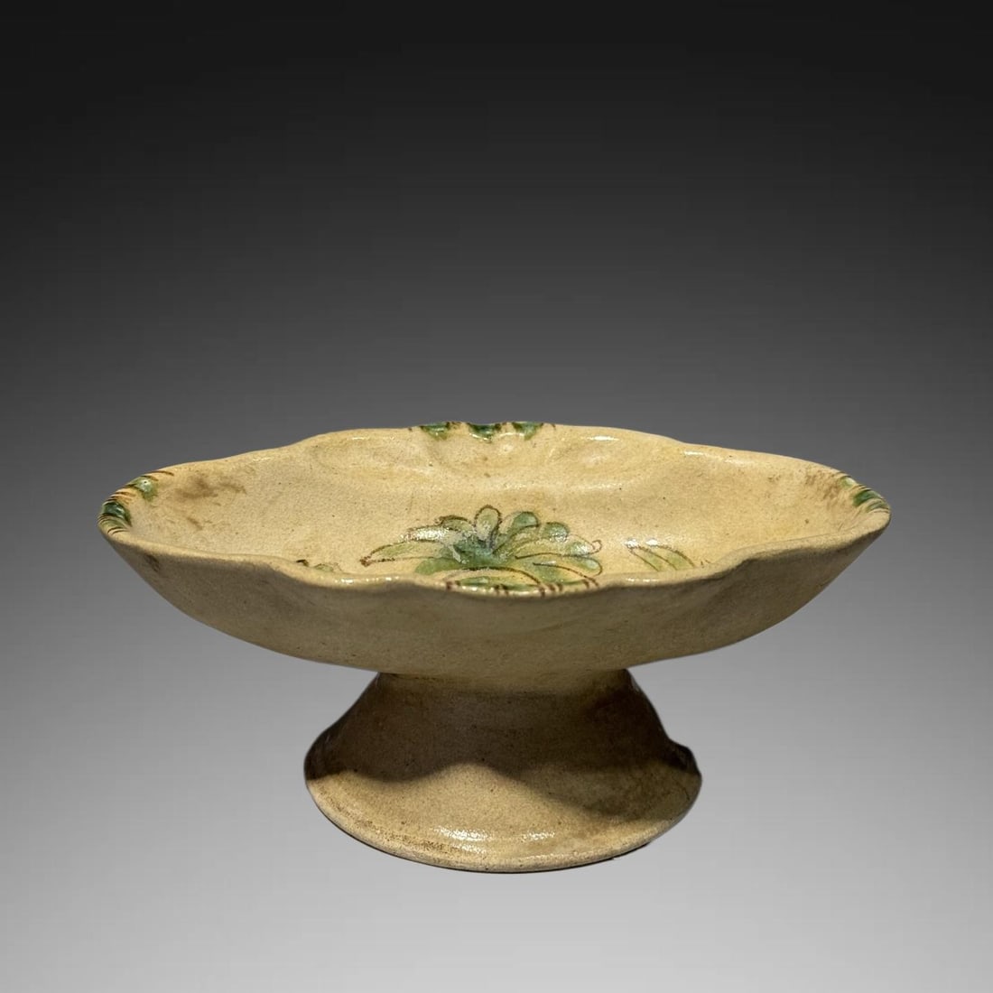 An Exquisite Changsha Kiln Green Color Begonia Cup: An Exquisite Changsha Kiln Green Color Begonia Cup,Tang Dynasty, China,Size:5.5inx2.2in 长沙窑绿彩海棠杯,中国唐代