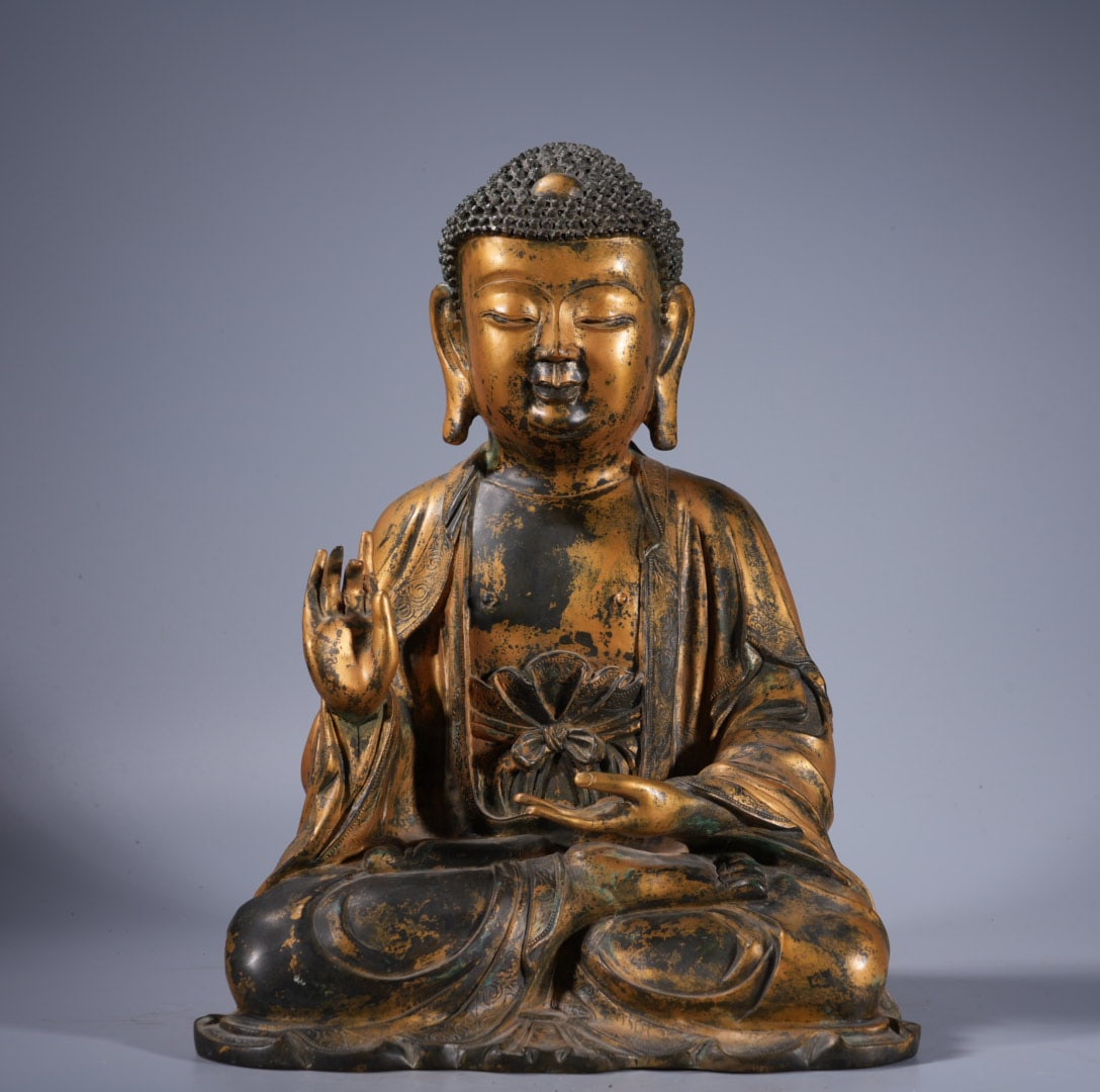 An Exquisite Coppery Buddha statue Ornament: An Exquisite Coppery Buddha statue Ornament,Ming Dynasty, China,Yongle Six-character Mark,Size:10.6inx7.9in,Weight:5410g 紫铜造佛像摆件,中国਴
