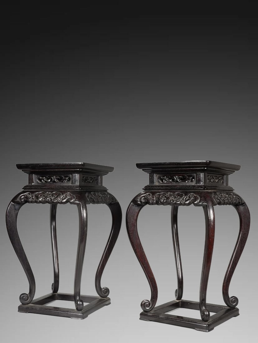 A pair of Exquisite Zitanwood Scroll Cloud Pattern Ruyi Flower Stand: A pair of Exquisite Zitanwood Scroll Cloud Pattern Ruyi Flower Stand,Qing Dynasty, China,Size:14inx8.5in,Weight:2614g 一对紫檀卷云纹如意花&#