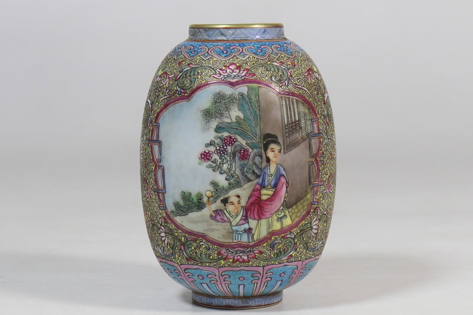 An Exquisite Enamel Figures Pattern Lantern - 8
