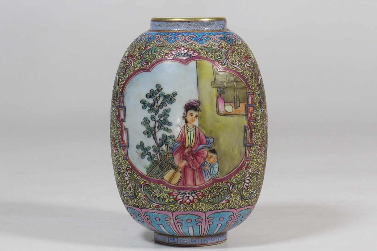 An Exquisite Enamel Figures Pattern Lantern - 9
