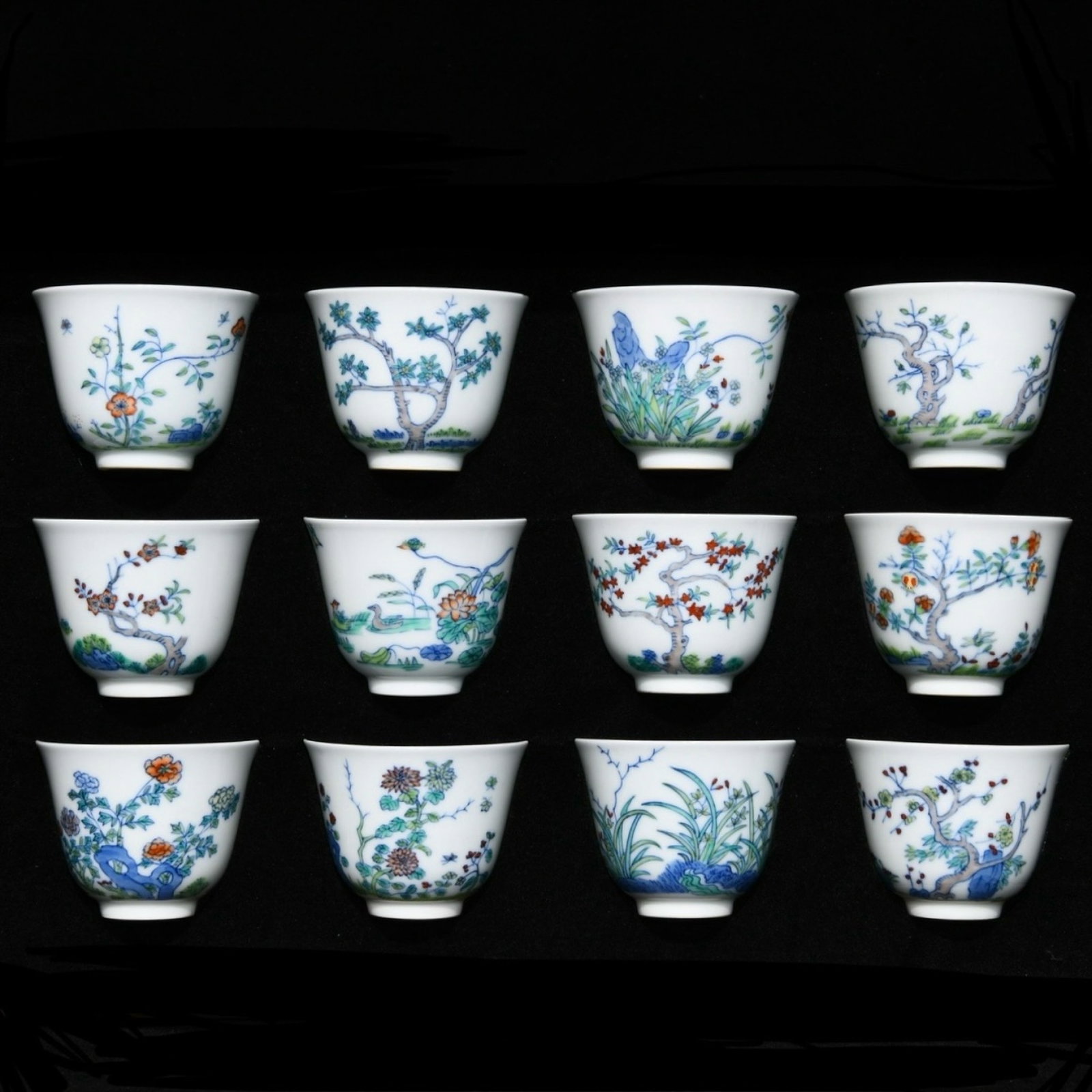 A Set of Fine Wucai Flower Pattern Cups,with poem: A Set of Fine Wucai Flower Pattern Cups,with poem,Qing Dynasty,China,Kangxi Six-character Mark,Size:2inx2.6in 一套五彩花卉纹杯子,带诗&