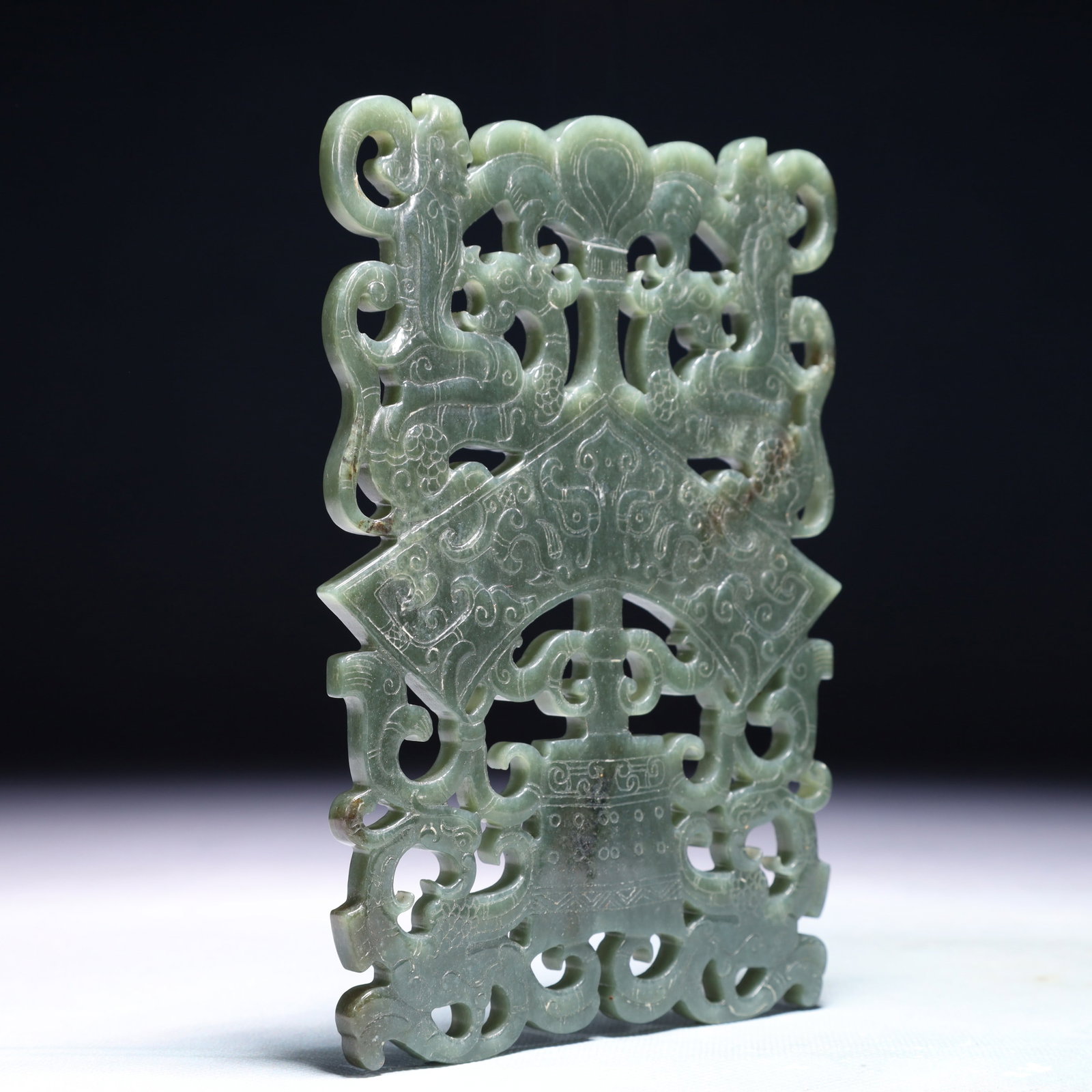 An Exquisite Jasper Beast-Face Pattern Pendant - 5