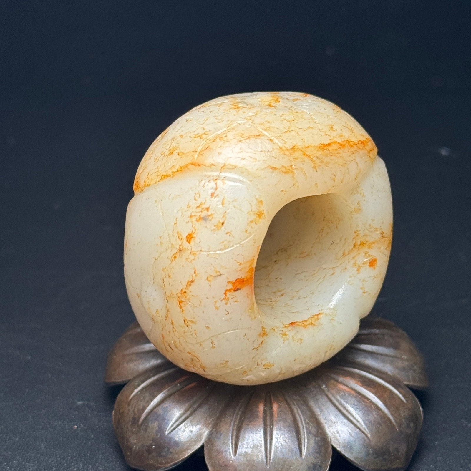 An Exquisite White Jade Thumb Ring - 6