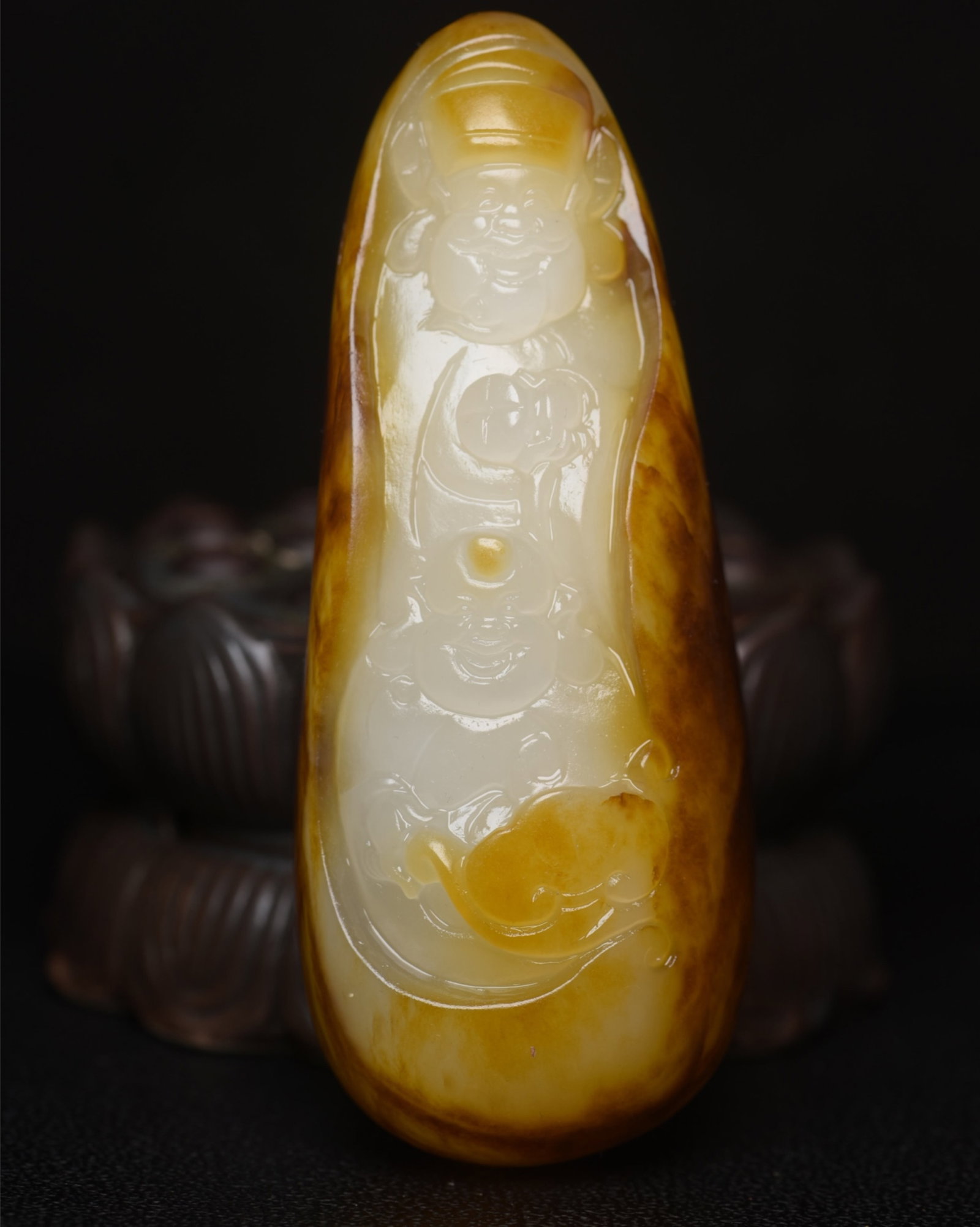 An Exquisite White Jade Statue of Maitreya Buddha Ornament: An Exquisite White Jade Statue of Maitreya Buddha Ornament,Qing Dynasty,China,Size:3.9inx1.6inx1.5in,Weight:239g 白玉弥勒佛像摆件,中国଀