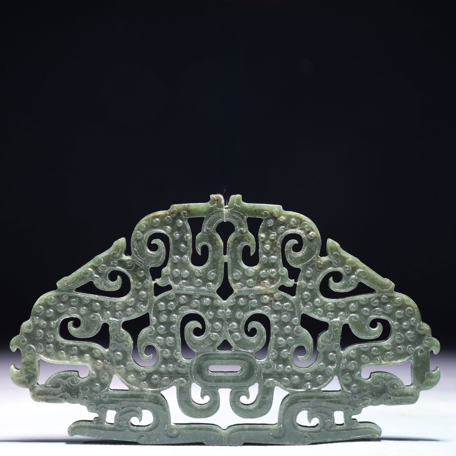 An Exquisite Jasper Chi-Dragon Pattern Pendant: An Exquisite Jasper Chi-Dragon Pattern Pendant,Qing Dynasty,China,Size:7.5inx4.3in,Weight:223.1g 碧玉螭龙纹挂件,中国清代
